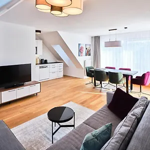 Myfavorit - Spacious Next To Puplic Transport U1 Direct Connection To Citycenter Διαμέρισμα Βιέννη