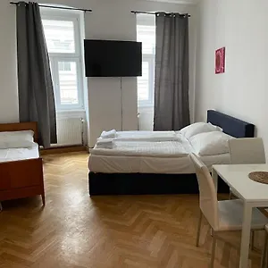 Easybook-in Hotel Viena
