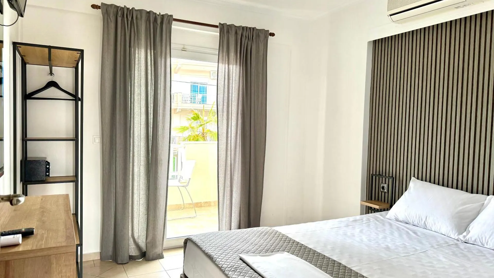Melis Studios Aparthotel