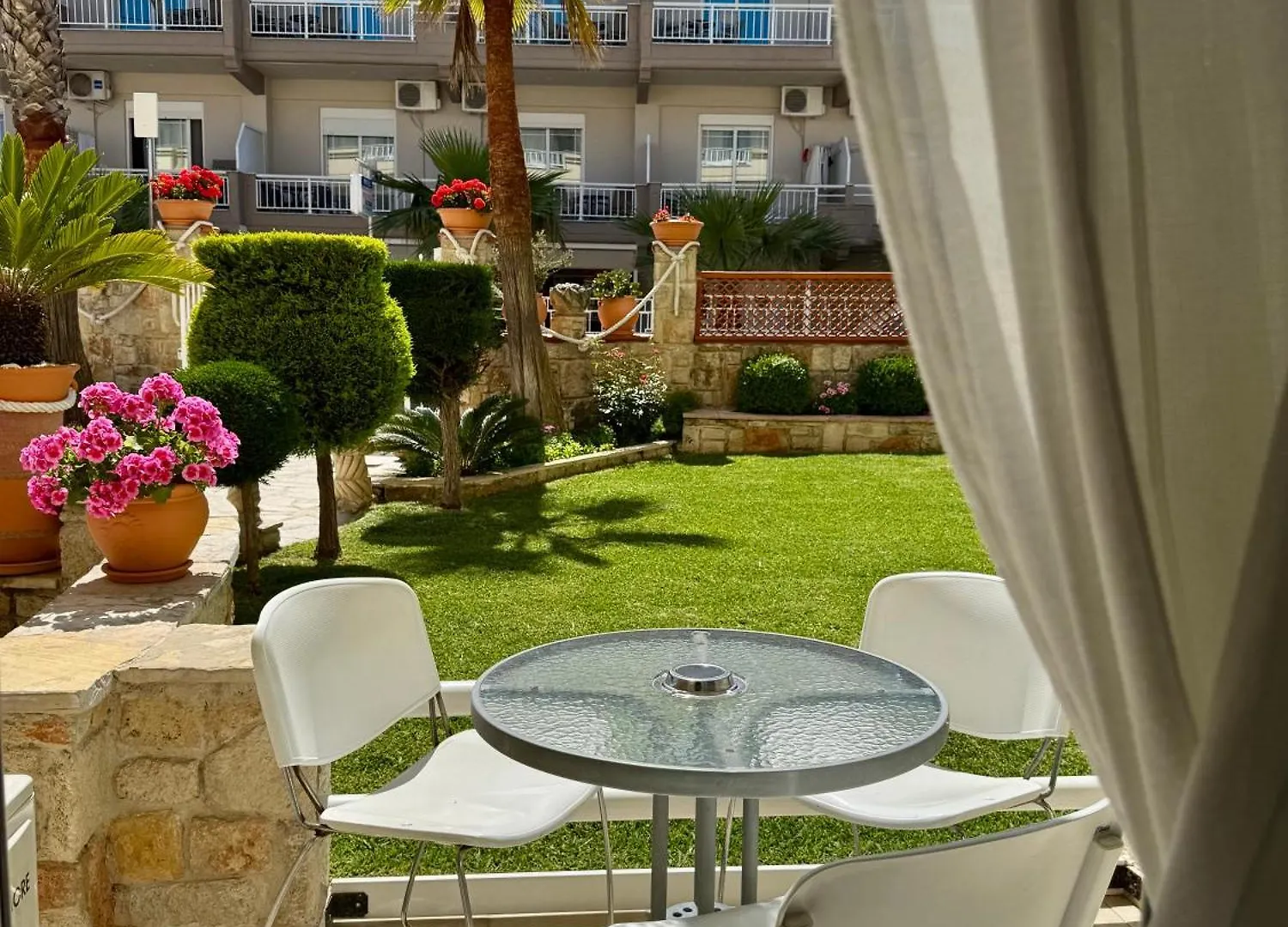 **** Aparthotel Melis Studios Greece